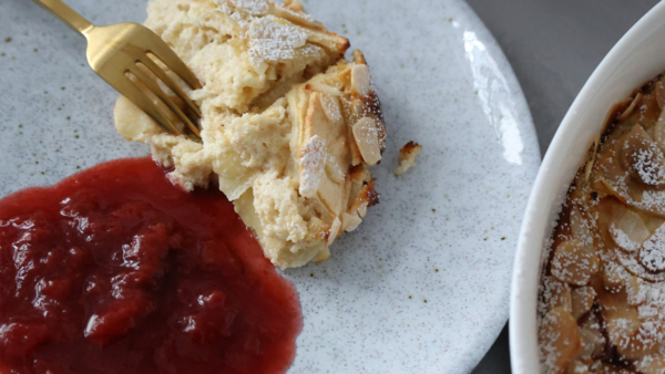 Apfel-Topfen-Grieß-Auflauf mit Mandelsplitter