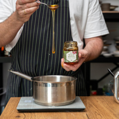 Bienenstich Törtchen mit Ja! Natürlich Bio-Waldhonig