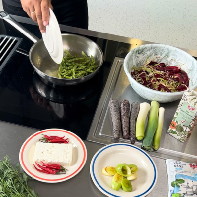 Bunter Bio-Quinoa Salat mit Ja! Natürlich Spitzkohl