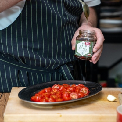 Bio Paradeiser Tatar mit Ja! Natürlich Bio-Rispentomaten