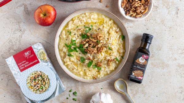 Walnuss-Risotto mit Äpfeln und Bergkäse