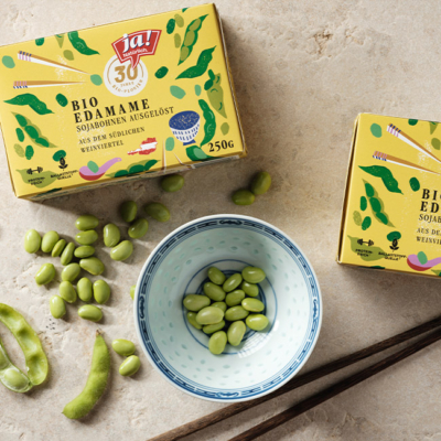 Edamame ausgelöst in Schüssel - Ja! Natürlich