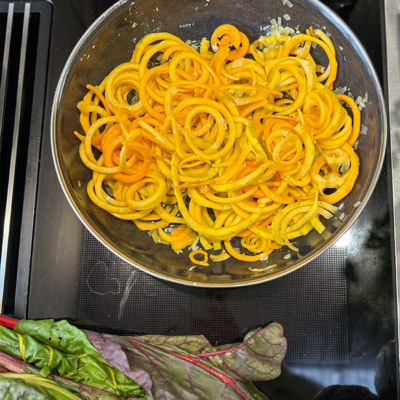 Kürbis Spaghetti Bowl mit Ja! Natürlich Bio-Kürbis