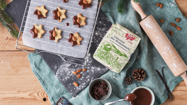 Kekse aus Kokosmürbteig mit Bio-Nougatcreme