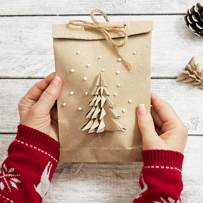 DIY Weihnachtsdeko - Papiertannenbaum von Ja! Natürlich