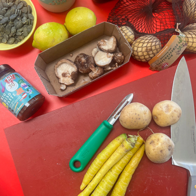 Balsamico Shiitake Pilze mit Steckrüben Erdäpfel Püree & Kürbis Miso Tomaten Jus von Ja! Natürlich