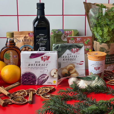 Bio-Tofu Obers Creme mit Erdäpfelknödel und Rotkraut von Ja! Natürlich