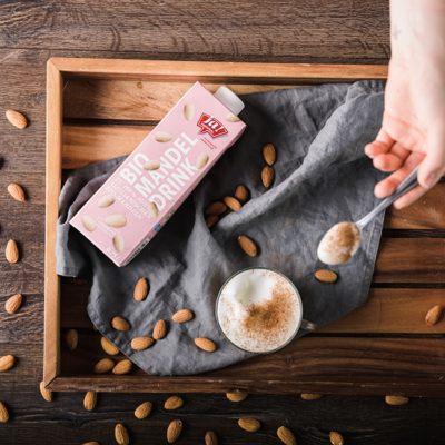 Mandeldrink -Milchschaumalternativen von Ja! Natürlich