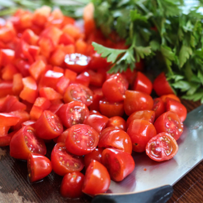 Geschnittene Bio-Paradeiser.