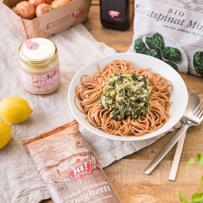 Ein Teller Ja! Natürlich Vollkorn-Pasta mit Bio-Spinat.
