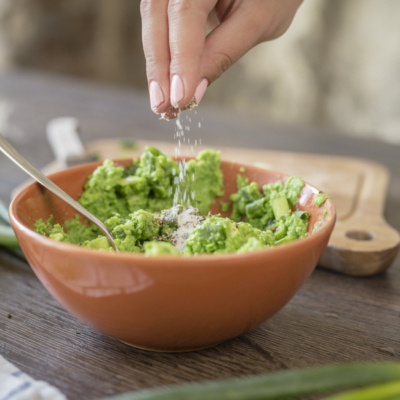 Marchfelder Bio-Erbsen Guacamole.