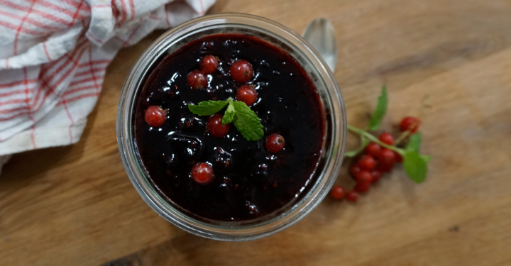 Aus der Frühstückspension: Ribisel-Grießpudding