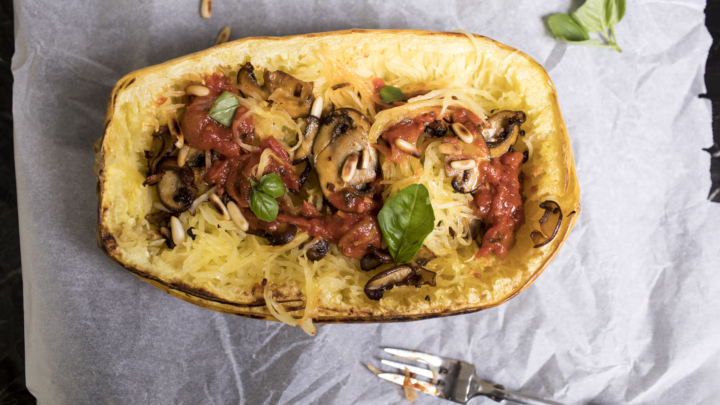 Spaghettikürbis mit karamellisierten Champignons