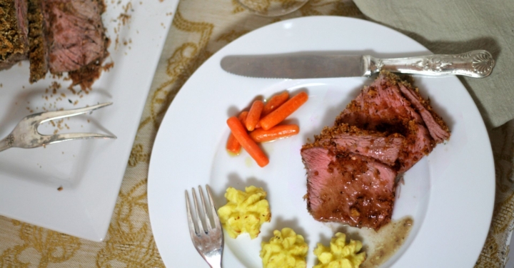 Easy Festtagsmenü: Rindsbraten mit Senf-Kräuterkruste & Flambierte Orangen