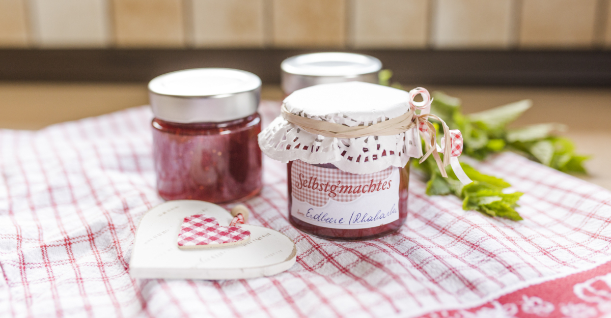 Erdbeer-Rhabarbermarmelade mit Melisse | Rezept – Ja! Natürlich