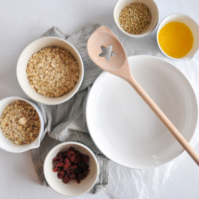 Zutaten für Granola mit Bio-Buchweizen.