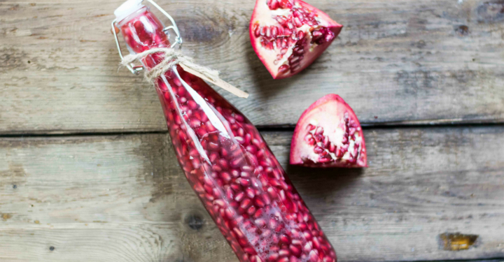 Selbstgemachter Granatapfelessig