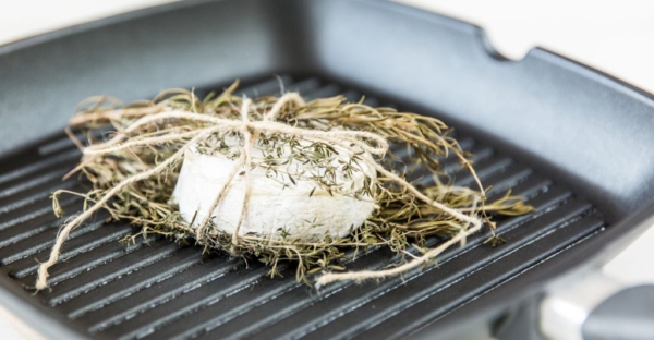 Gegrillter Camembert aus Heublumenmilch
