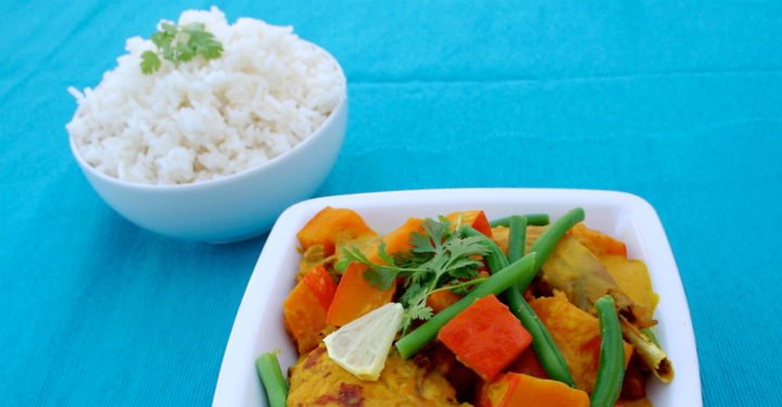 Gelbes Gockel-Curry mit Kürbis und Kokosmilch