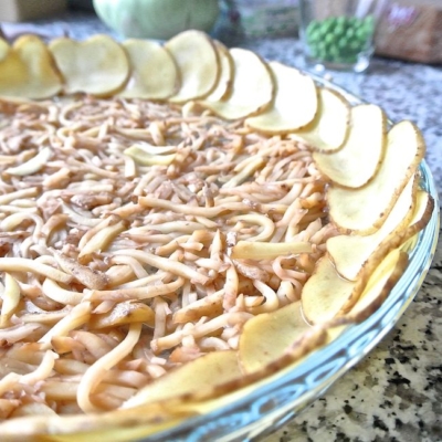 Erdäpfelquiche in einer Form.