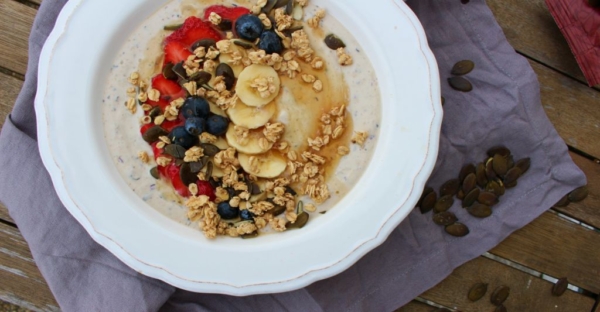 Heidelbeer-Topfen Müsli Bowl