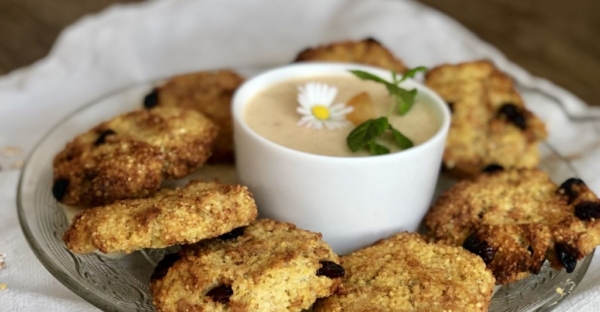 Hirse-Topfenlaibchen mit Marillen-Drink