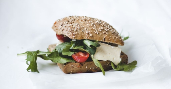 Jausen-Brot mit Camembert