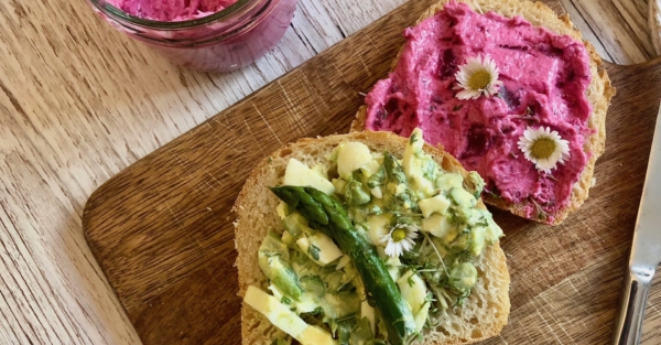 Selbstgemachte bunte Aufstriche für Kinder