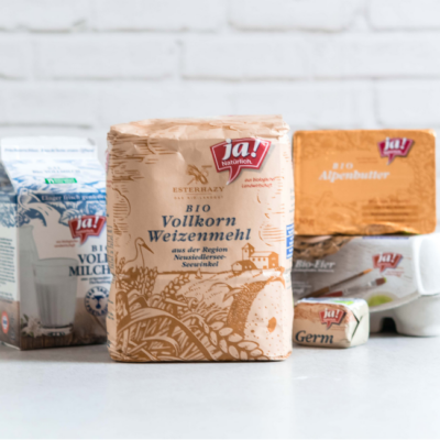 Ja! Natürlich Bio-Vollkornmehl, Germ, Alpbutter und Vollmilch.
