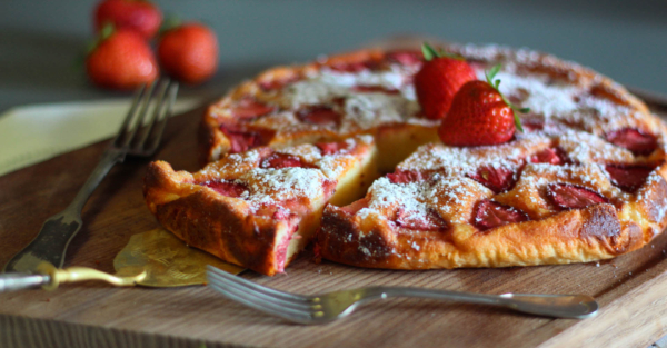 Schneller Heumilch-Cheesecake mit Erdbeeren