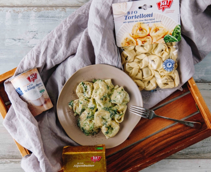Tortelloni in Spinat-Sahne-Soße