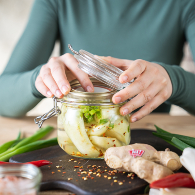 Fermentieren: mit zusätzlichem Gefäß beschweren