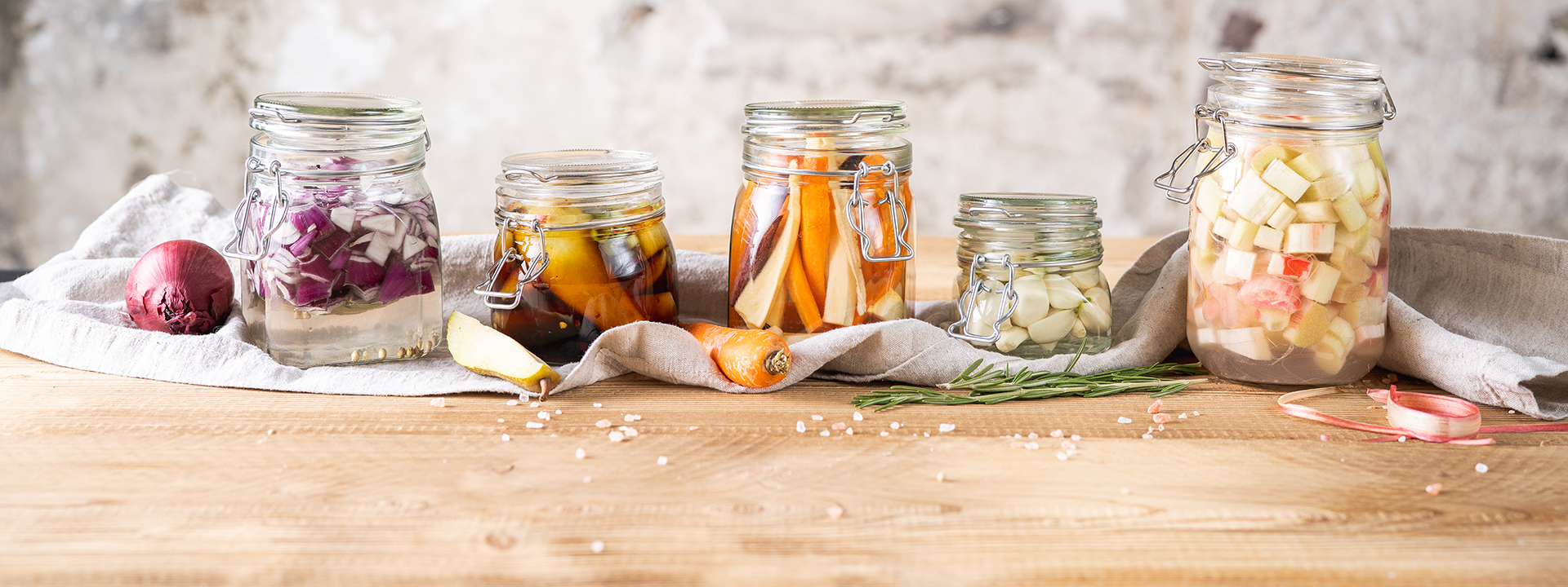 Fermentieren: Bio-Gemüse und Bio-Obst im Glas