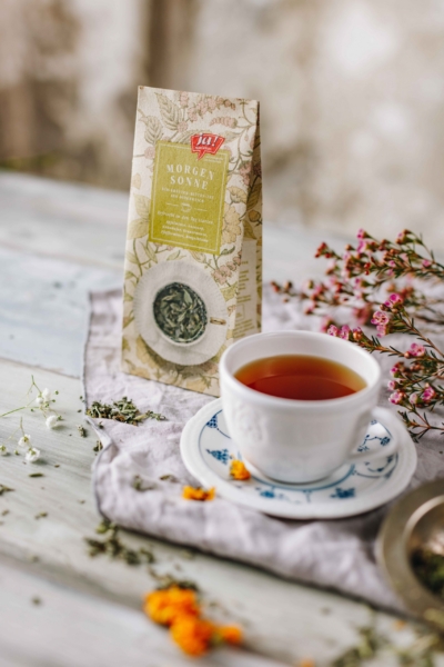 Ja! Natürlich Bio-Tee Morgensonne mit einer Tasse Tee.