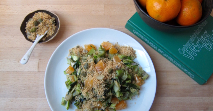 Puntarelle mit Kapern-Bröseln und Clementinen