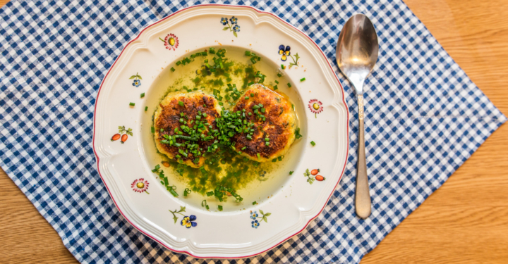 Pinzgauer Kaspressknödel mit Petersilie