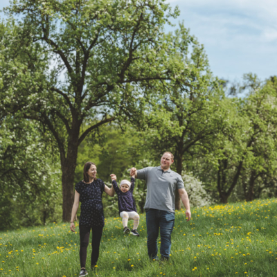 Familie Hofer am Biohof, Vater Mutter Kind - Ja! Natürlich