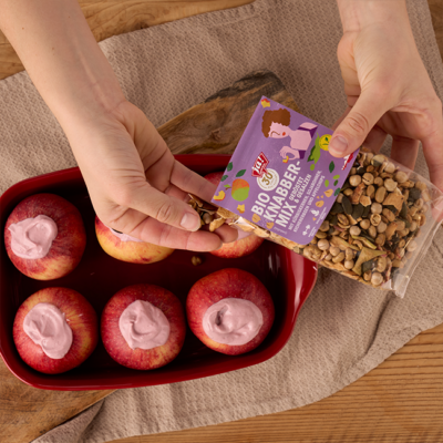 Bio-Bratapfel von Ja! Natürlich mit Winterzeit Joghurts