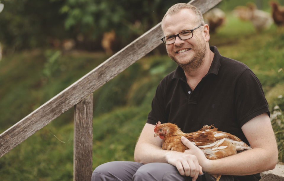 Stehen für hohes Tierwohl: <br/> Unsere Bio-Hühner