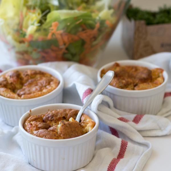 Mini-Schinkensoufflés mit Bergkäse