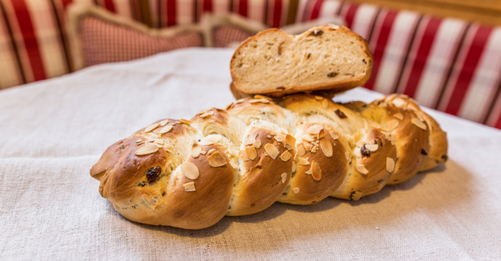 Milchbrot mit selbstgemachtem Vanillezucker
