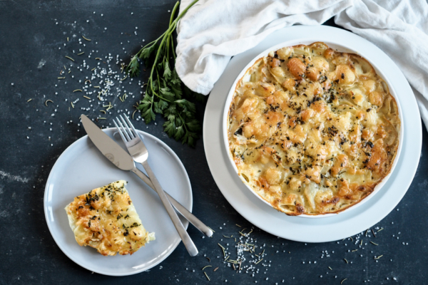 Kartoffel-Peterwurzen-Gratin mit Bio-Bergkäse