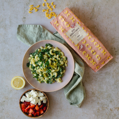 Zitronenhörnchen mit Spinat, Feta Käse und Erdbeeren