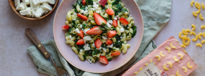 Zitronenhörnchen mit Spinat, Feta Käse und Erdbeeren