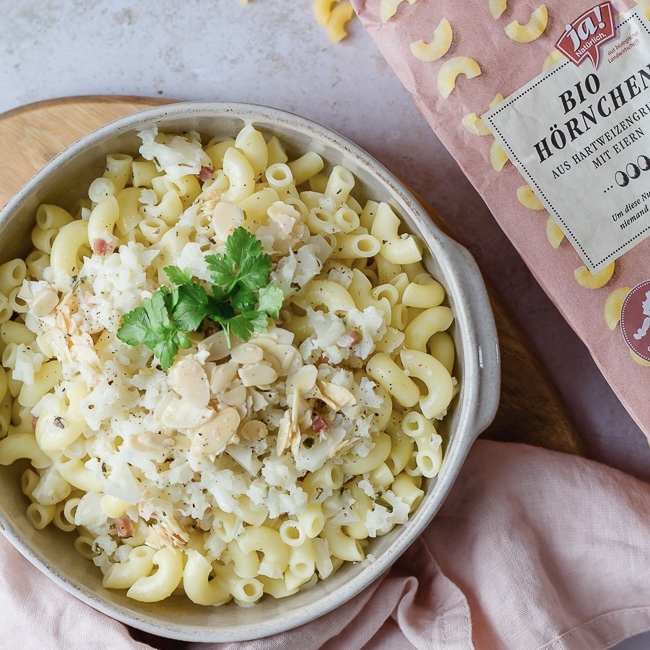 Karfiol Carbonara mit gerösteten Mandeln