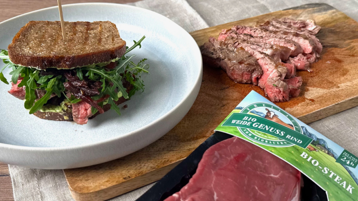 Bio-Steak Sandwich