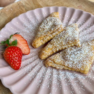 Fertige Polsterzipf mit Staubzucker