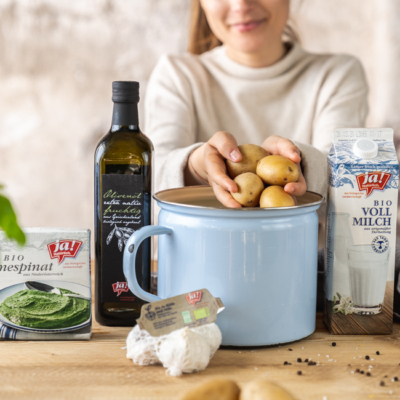 Cremespinat mit Kartoffeln und Spiegelei