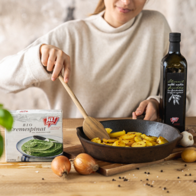 Cremespinat mit Kartoffeln und Spiegelei