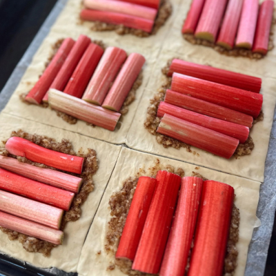 Trateletts werden mit Rhabarber belegt